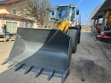 LIEBHERR L 566 front loader