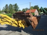 CATERPILLAR 908 front loader