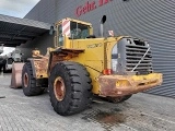 VOLVO L220 front loader