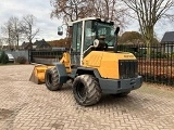 LIEBHERR L 506 Compact front loader