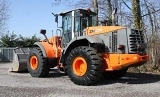 HITACHI ZW 220 front loader