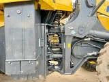 KOMATSU WA600-8 front loader