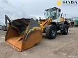 LIEBHERR L 526 front loader