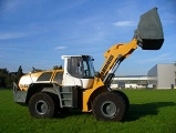 LIEBHERR L 566 front loader