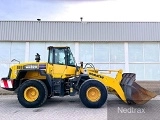 KOMATSU WA320-5 front loader