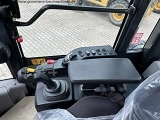 KOMATSU WA320-8E0 front loader