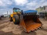 VOLVO L220 front loader