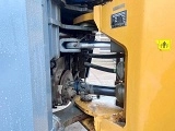 LIEBHERR L 586 front loader