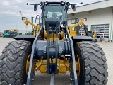 JOHN-DEERE 744 K front loader