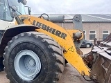 LIEBHERR L 586 front loader