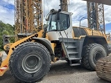 LIEBHERR L 566 front loader