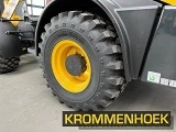 KOMATSU WA70M-8E0 front loader