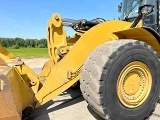 CATERPILLAR 982M front loader