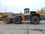 LIEBHERR L 586 XPower front loader