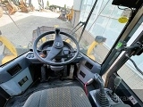 KOMATSU WA320-5 front loader