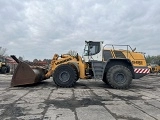 LIEBHERR L 586 front loader