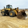 KOMATSU WA500-6 front loader