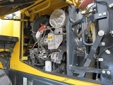 KOMATSU WA200-7 front loader