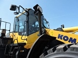 KOMATSU WA470-8E0 front loader