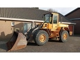 VOLVO L 90 D front loader