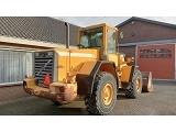 VOLVO L 90 D front loader