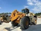 LIEBHERR L 586 front loader