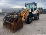 LIEBHERR L 506 Compact front loader