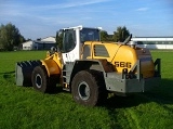 LIEBHERR L 566 front loader