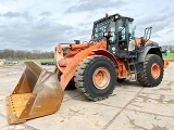 HITACHI ZW 220-5 front loader