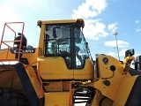 VOLVO L180H front loader