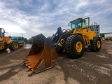 VOLVO L220 front loader