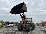 LIEBHERR L 586 front loader