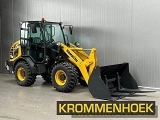 KOMATSU WA70M-8E0 front loader