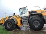 LIEBHERR L 586 front loader