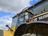 CATERPILLAR 982M front loader