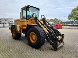 VOLVO L 90 B front loader