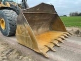 VOLVO L220G front loader