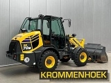 KOMATSU WA70M-8E0 front loader