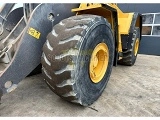 VOLVO L220 front loader