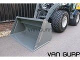 GIANT G2700 HD+ front loader