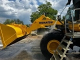 KOMATSU WA380-7 front loader