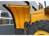 VOLVO L220 front loader