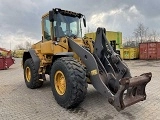 VOLVO L 90 E front loader