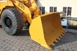 LIEBHERR L 531 front loader