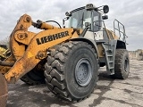 LIEBHERR L 586 front loader