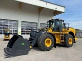 JOHN-DEERE 744 K front loader