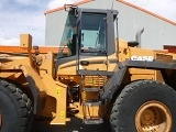 CASE 821 C front loader