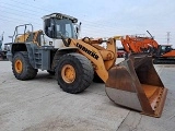 LIEBHERR L 586 front loader