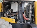 KOMATSU WA470-7 front loader