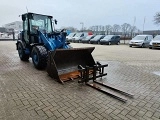 CATERPILLAR 906M front loader